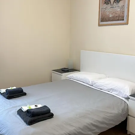 Station Lodge Лондон Экстерьер фото