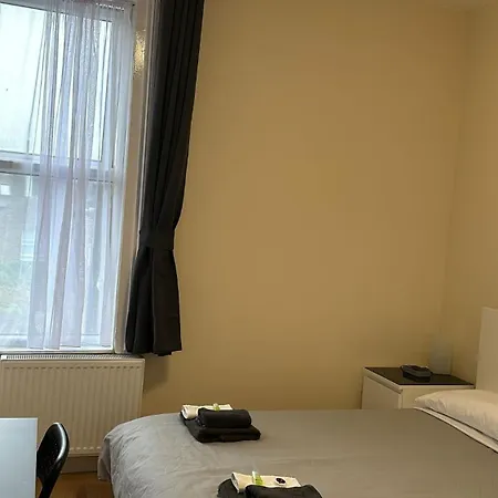 Station Lodge Лондон Экстерьер фото